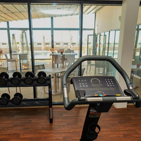 Radisson Hotel Сфакс Экстерьер фото The gym at the hotel