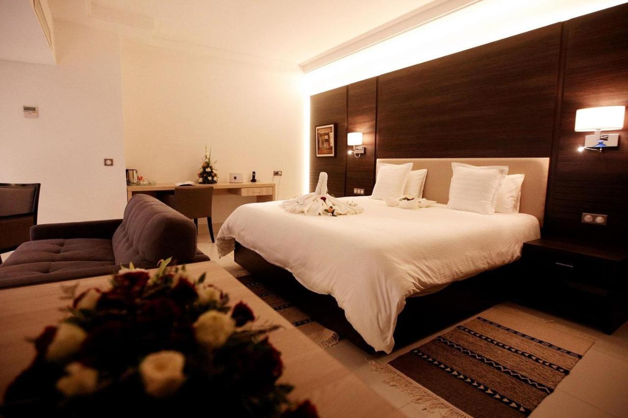 Radisson Hotel Сфакс Экстерьер фото A bedroom at the hotel