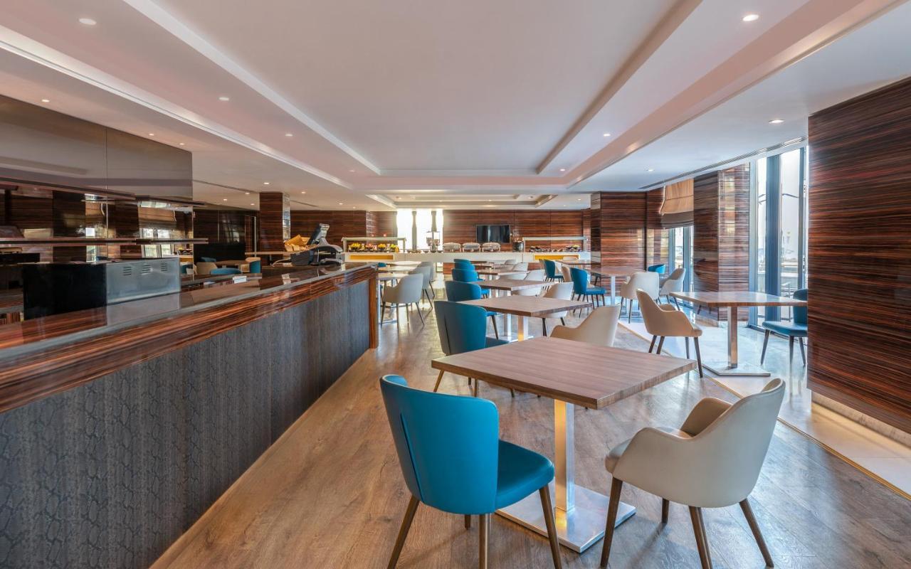 Radisson Hotel Сфакс Экстерьер фото The lounge at the airport