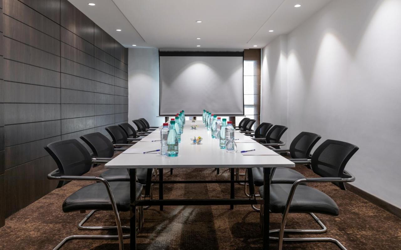 Radisson Hotel Сфакс Экстерьер фото Meeting room