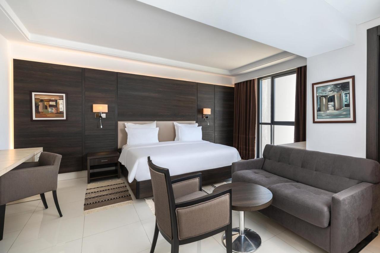 Radisson Hotel Сфакс Экстерьер фото A suite at the hotel