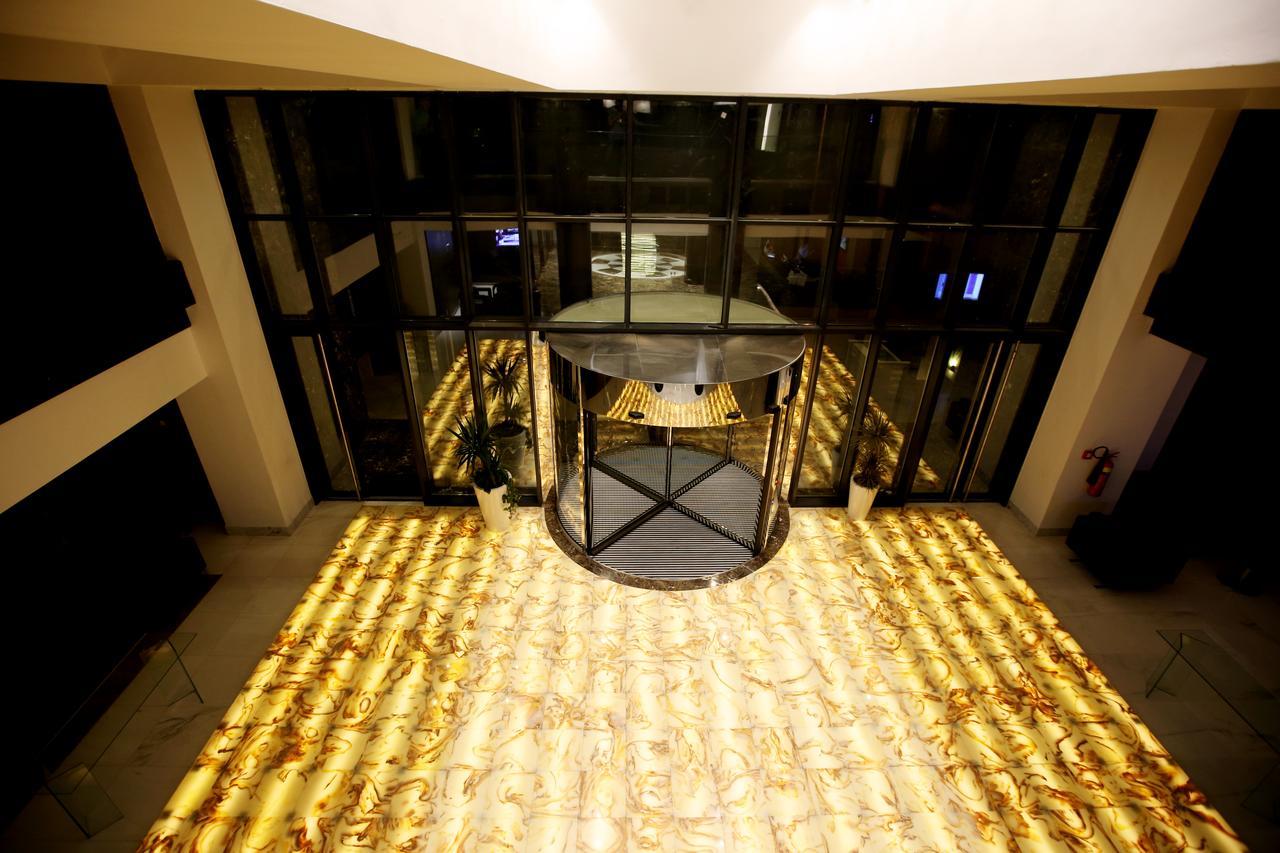Radisson Hotel Сфакс Экстерьер фото The lobby of the hotel