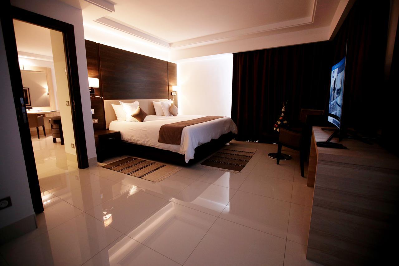 Radisson Hotel Сфакс Экстерьер фото A bedroom at the hotel