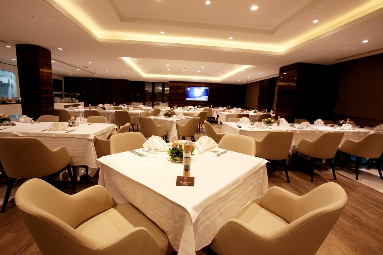 Radisson Hotel Сфакс Экстерьер фото The Royal Lounge at Tan Son Nhat International Airport